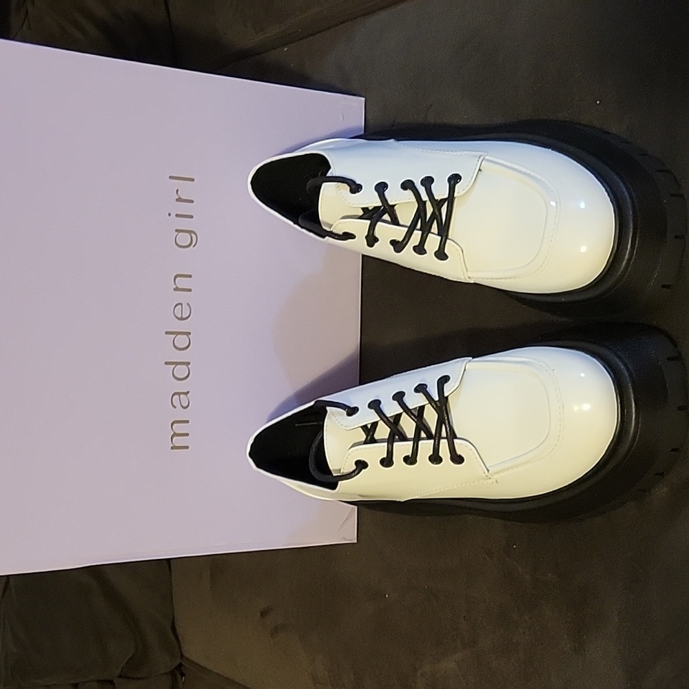 NIB Steve Madden Platform Shoes